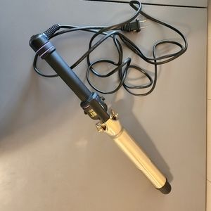Hot Tools 1 1/4" extra long curling iron